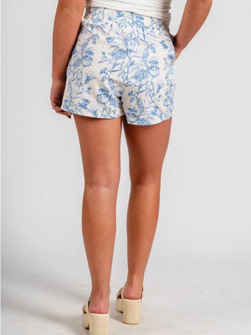 Laura Ashley 100% Linen Floral High Waist Belted Shorts Blue Cream L cottagecore
